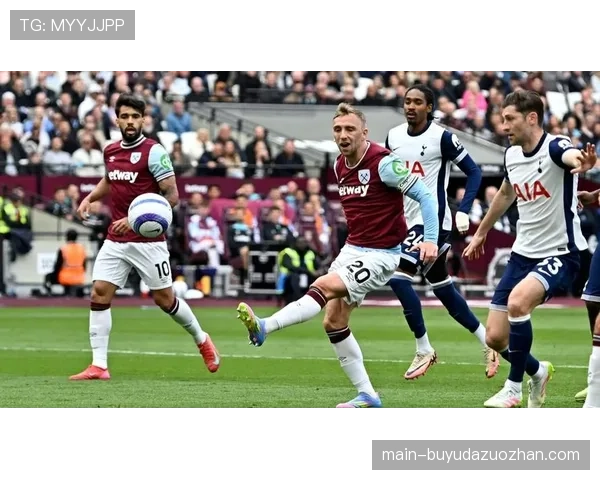 奥多贝尔十字韧带撕裂倒地，热刺医疗团队紧急入场